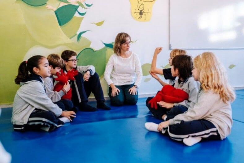 How to work on emotions in primary school in educational environments